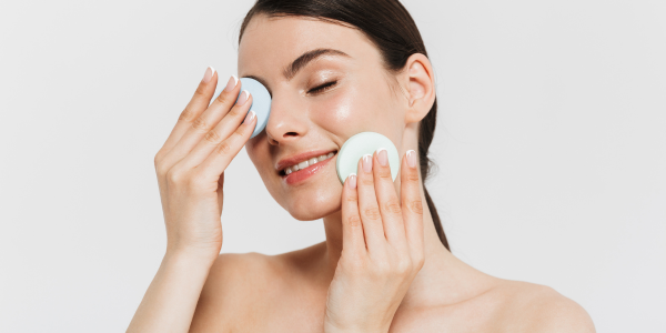 How to Naturally Reduce Facial Shine: Expert Tips