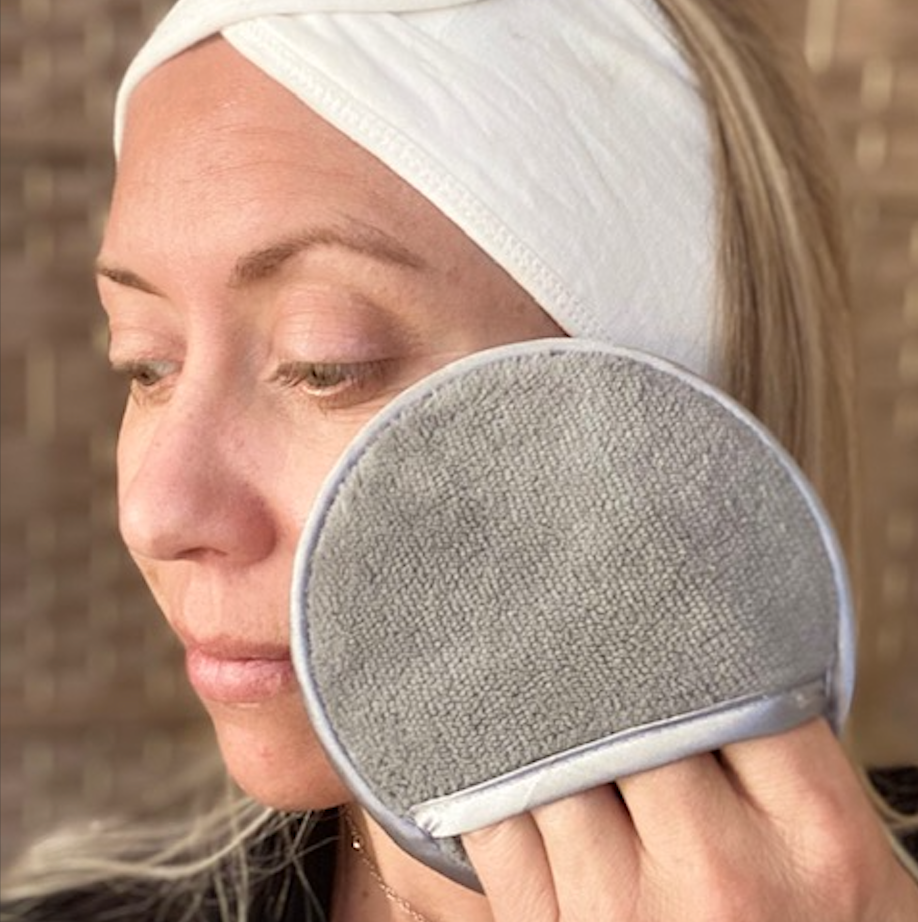 Megan cleansing with grey cleansing sponge